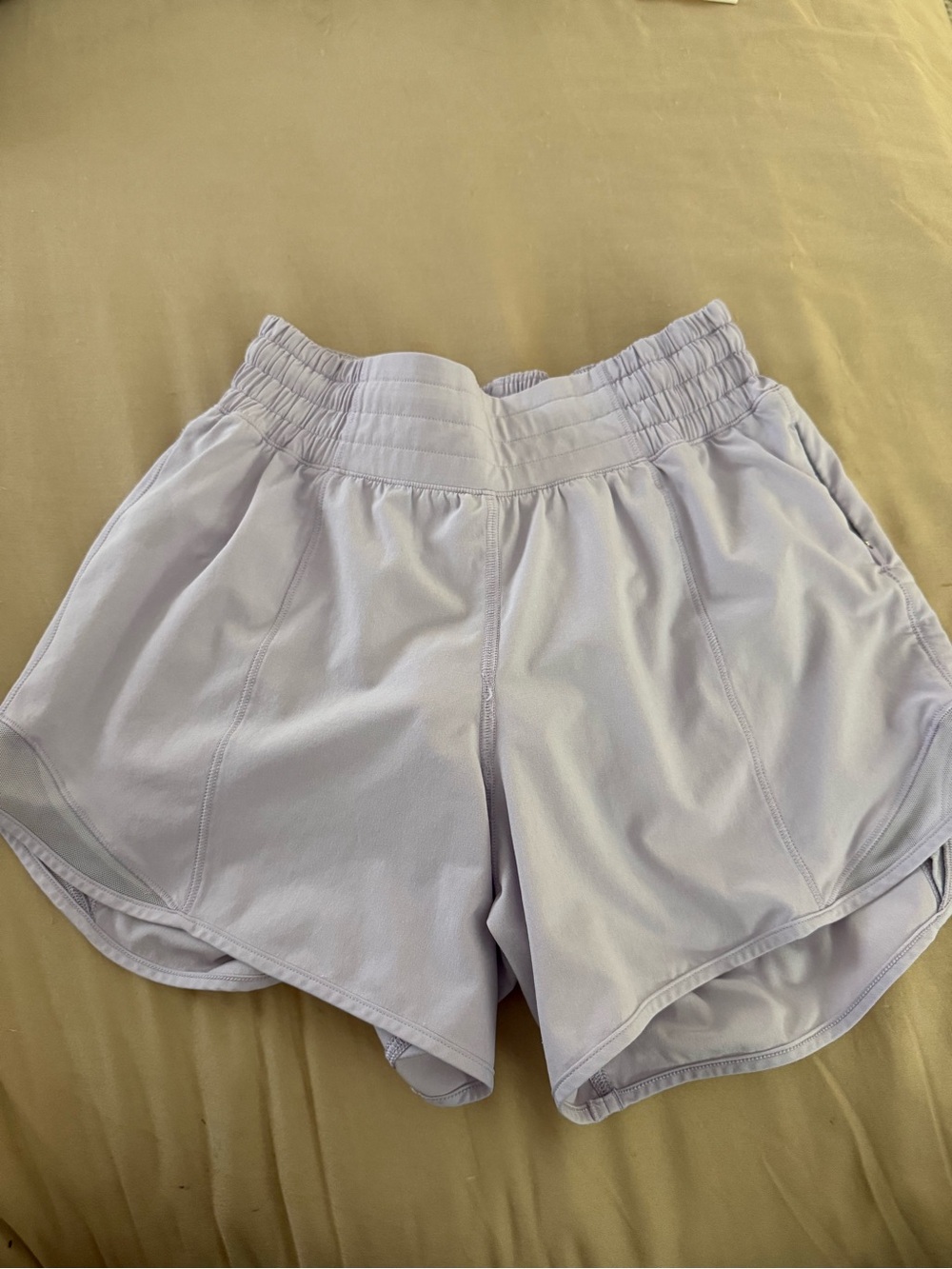 Lululemon hotty hot shorts 4” size 2